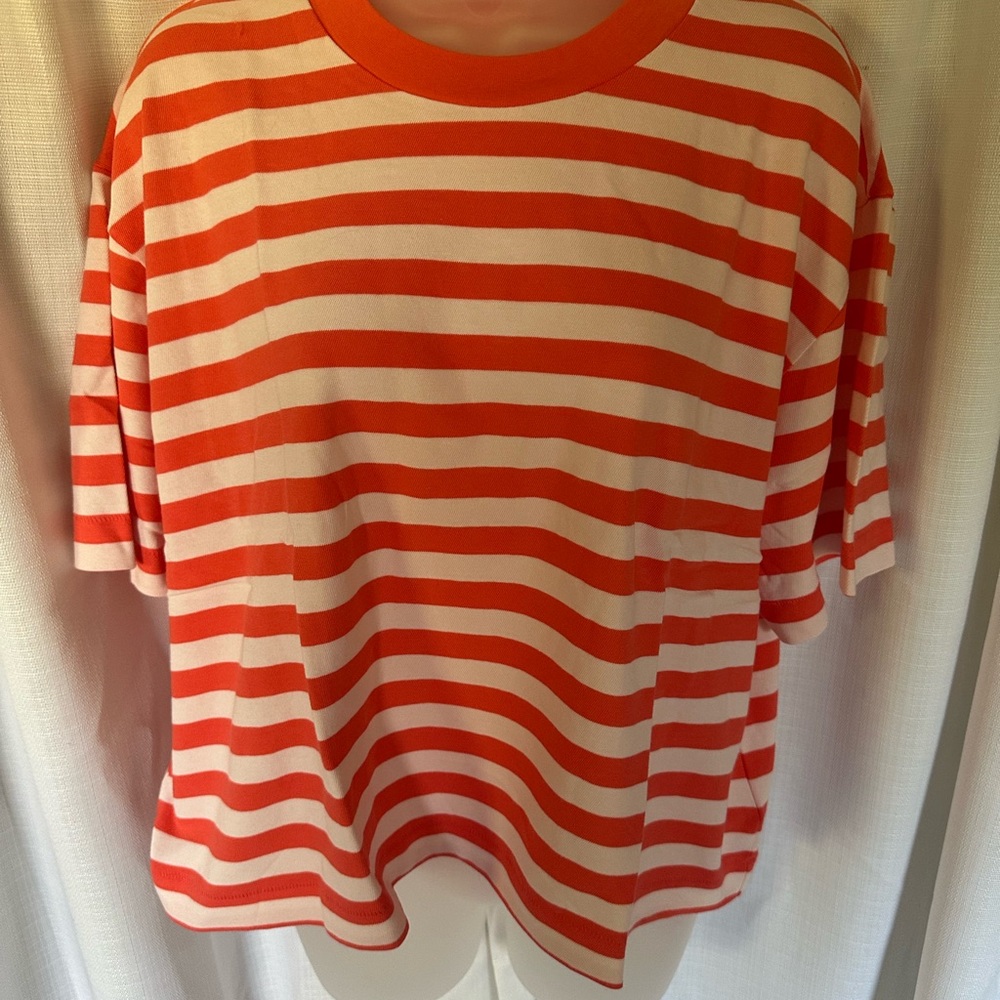 Gap Red and White Striped Cropped Crewneck T-Shirt